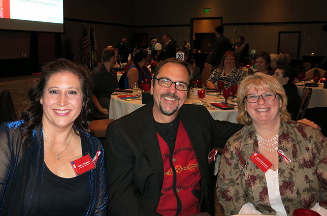 2014 Raising Hands event gallery image on Tulalip Cares website
